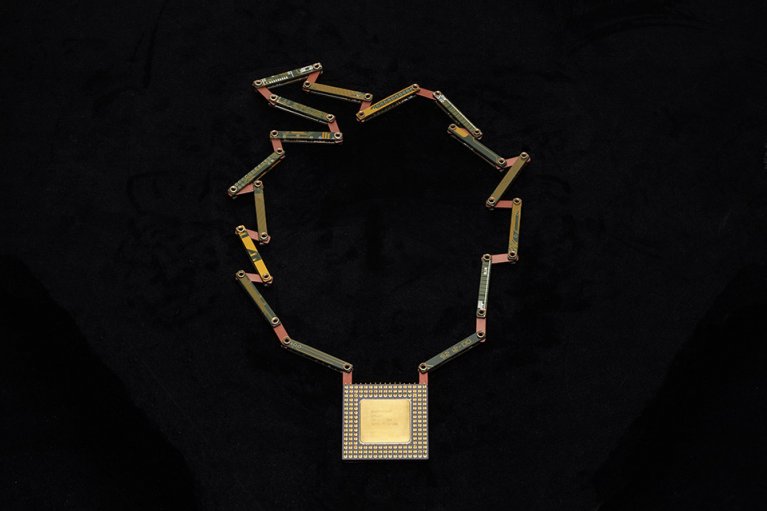/